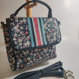 U.S. Polo Association Floral‎ hand bag